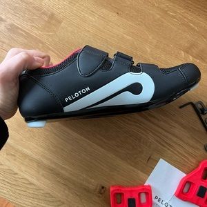 New Peloton Cycling Shoes - Size 37